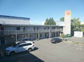 Metro Inn Victoria Exterior photo